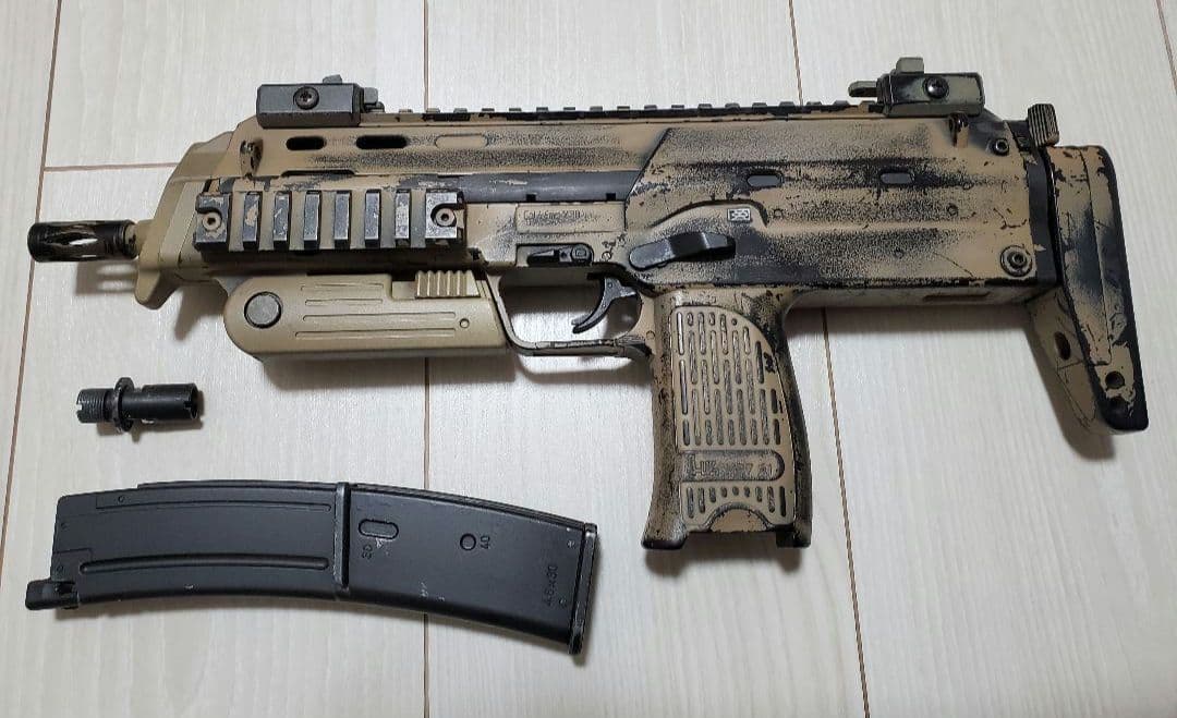 東京マルイ　ガスブローバック　MP7A1　ウェザリング塗装　特殊部隊　一部難あり