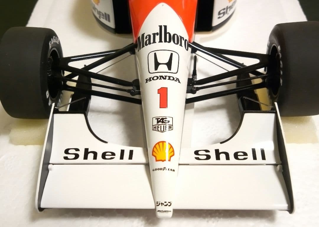 オートアート 1/18 F1 マクラーレン MP4/6 Aセナ Marlboro