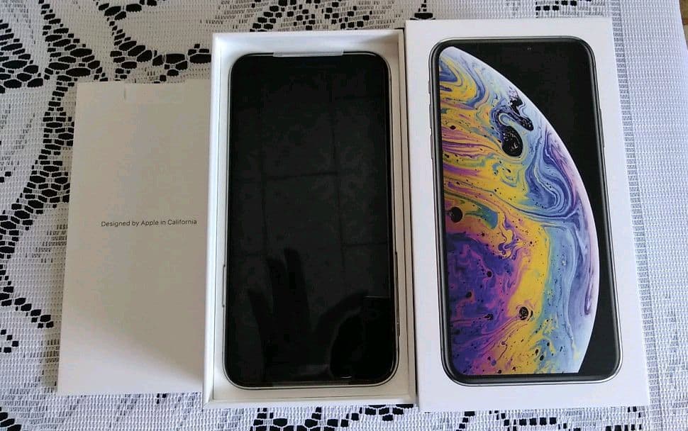 ドコモ　iPhone XS Silver 64GB　docomo　新品未使用