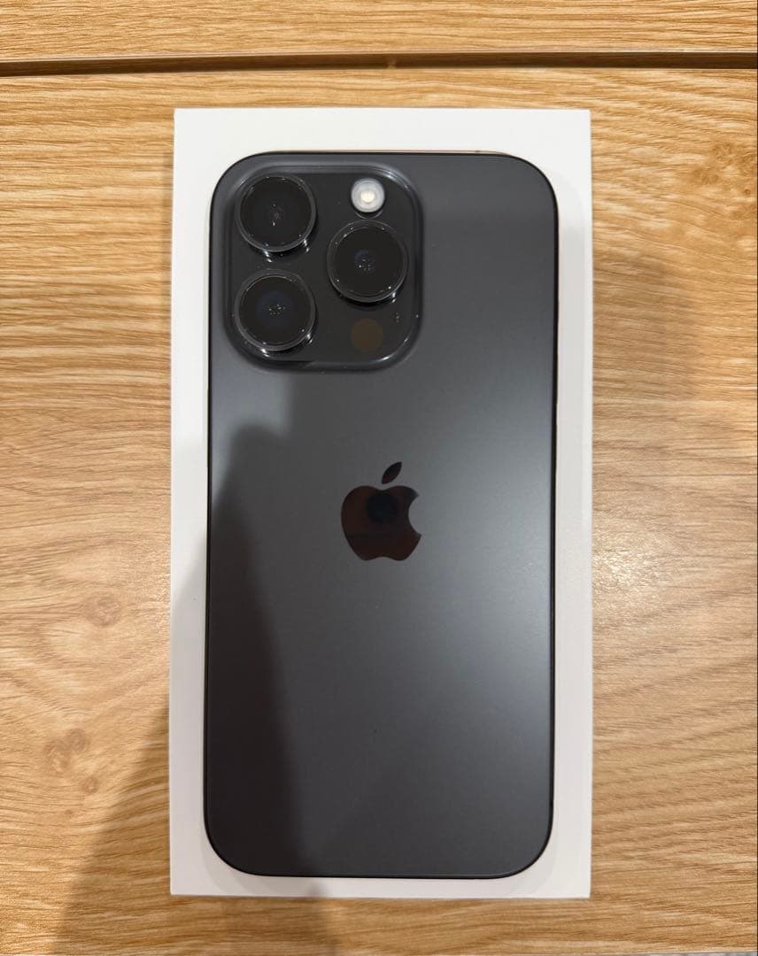 Apple iPhone 15 Pro スペースブラック