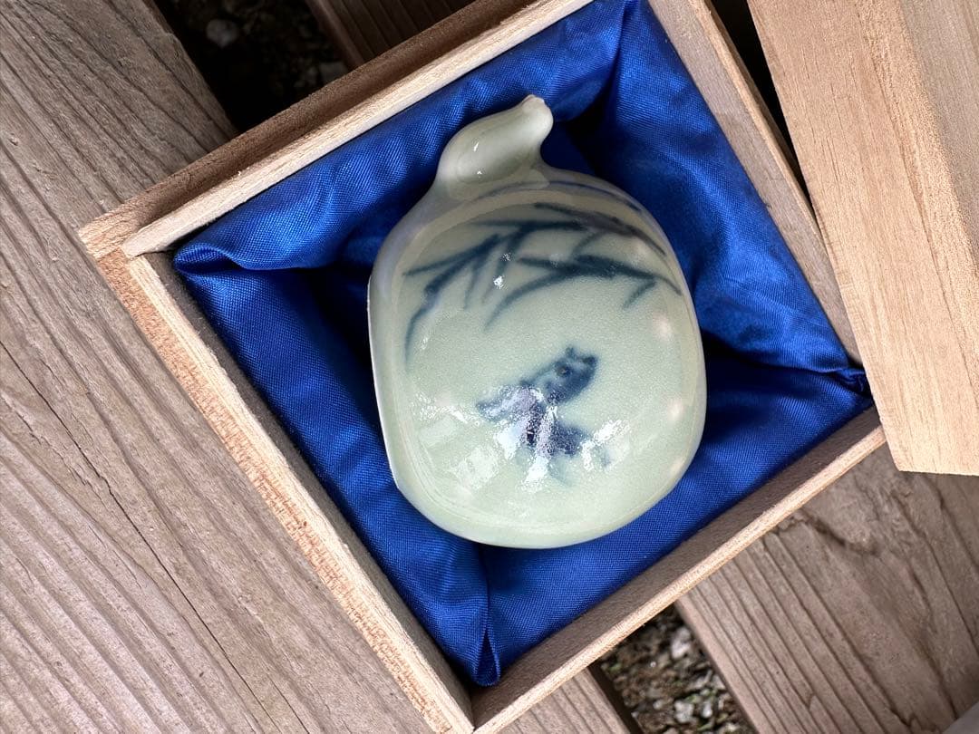 書道具　墨入れ