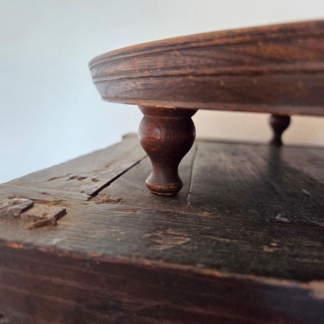 アンティーク雑貨　丸膳　花台　飾り台　ディスプレイ台　古物　三つ脚　展示台