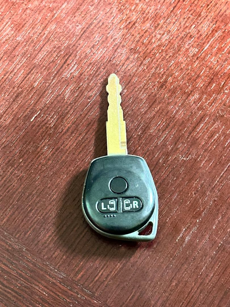 スズキ エブリイワゴン　DA64W キーレスエントリー リモコンキー