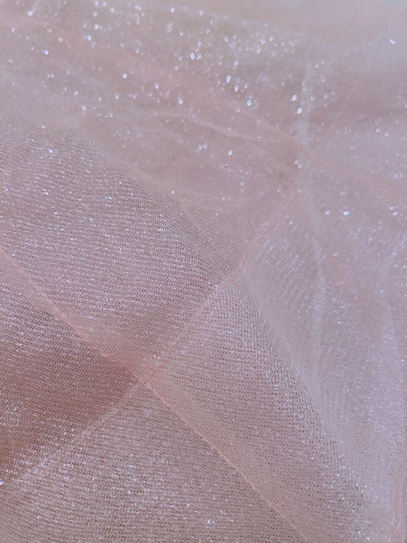 淡いピンク ティアード ウエディングドレス