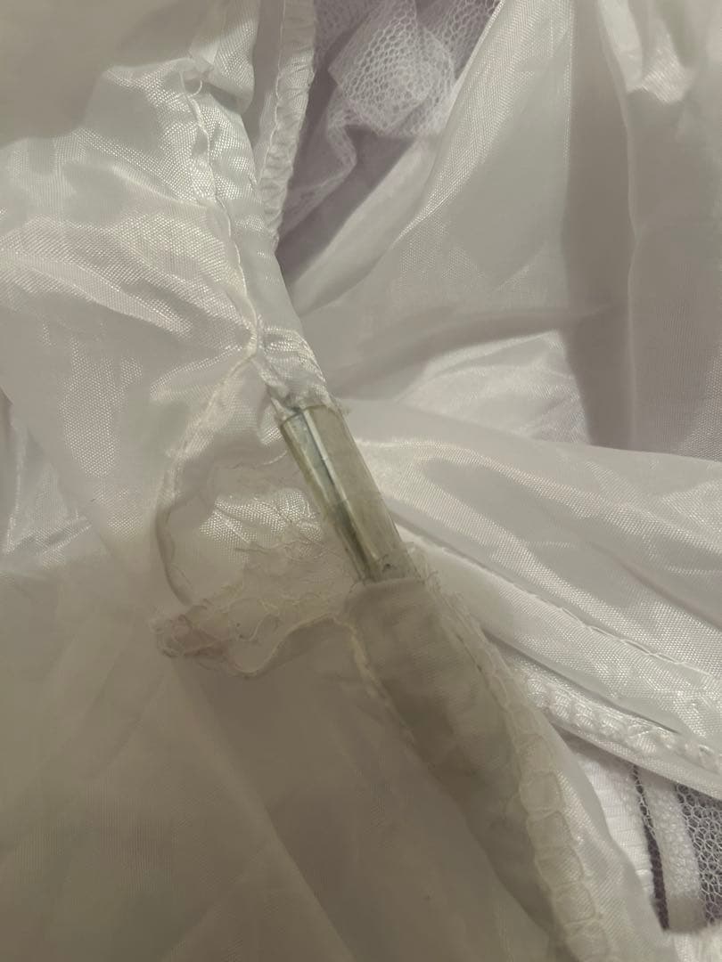 淡いピンク ティアード ウエディングドレス