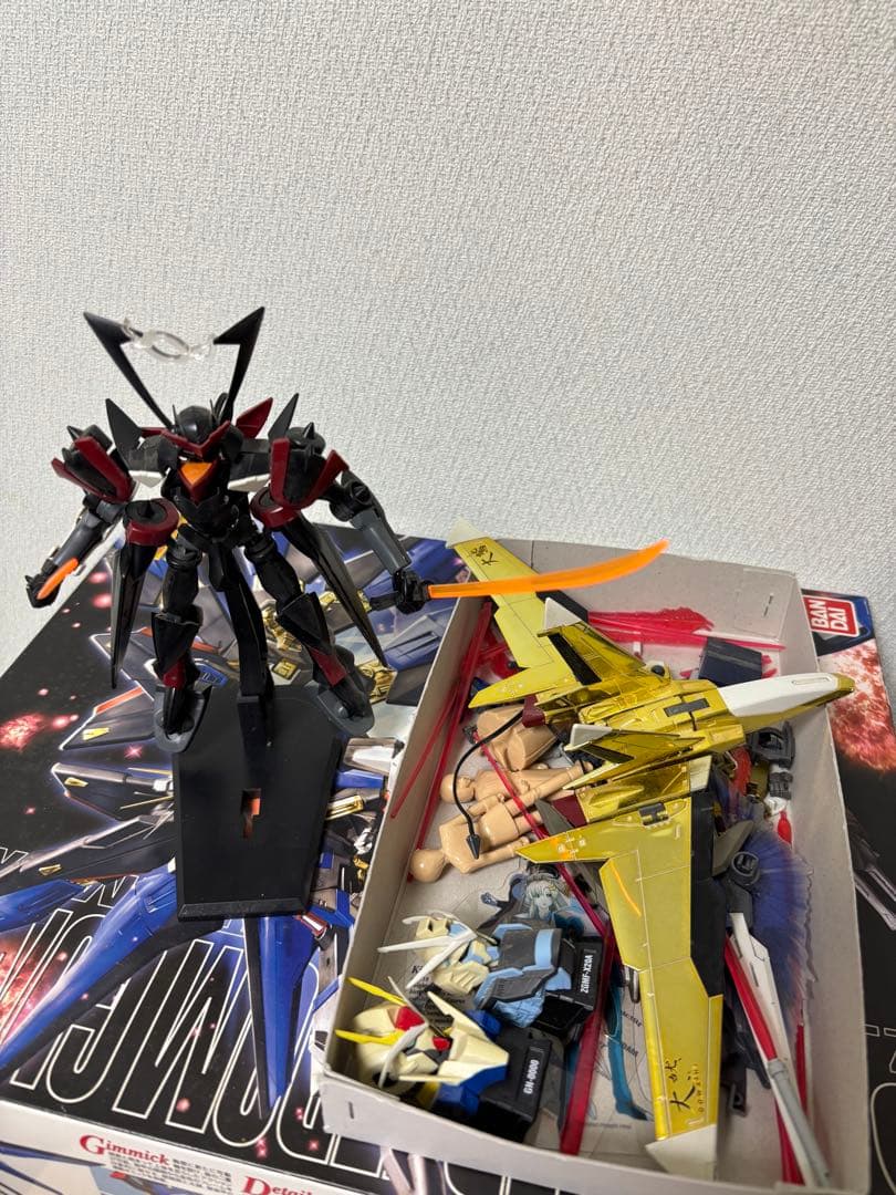 MGストライクフリーダム、デスティニー、暁、ノワール　+ジャンク品