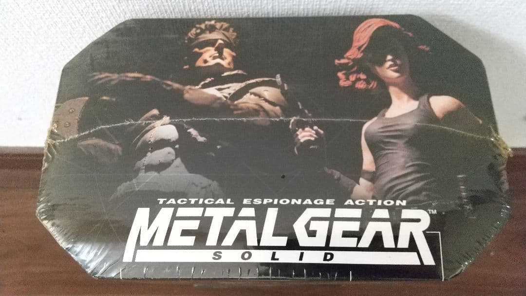 【超レア】メタルギアソリッドフィギュア ソリッドスネーク&メリルシルバーバーグ
