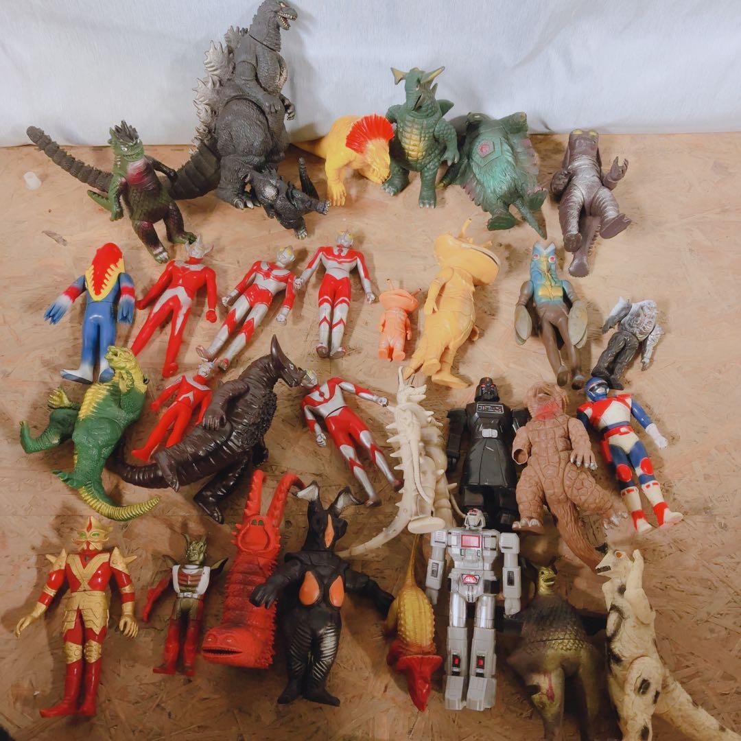 ゴジラも怪獣もウルトラマンも♪ ソフビ/フィギュア一括セット!