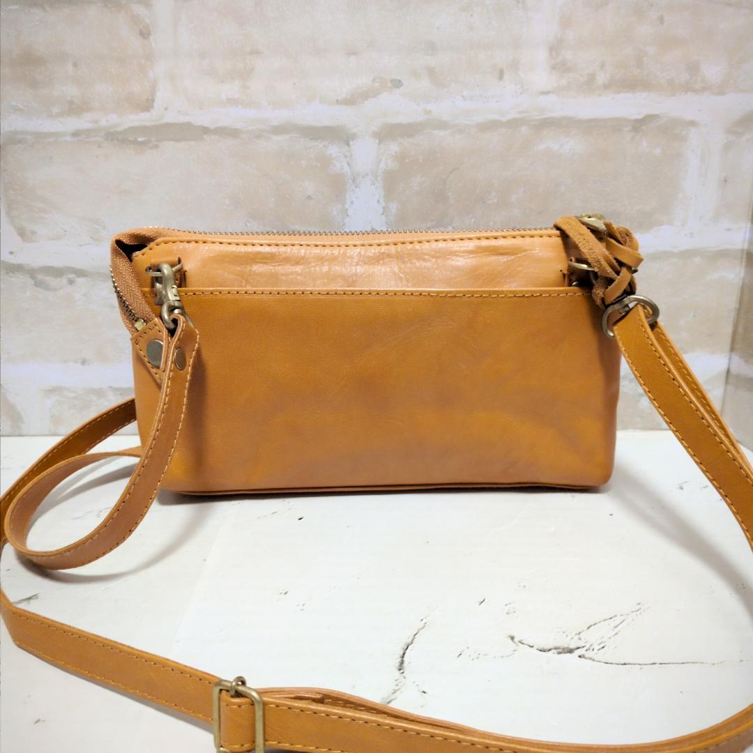 ★【ズッケロ フィラート】メッシュ ショルダーバッグ キャメル 美品 収納多し