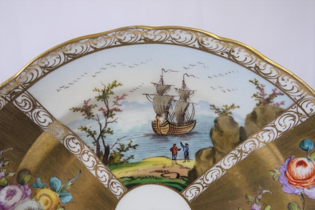 [アンティーク] 港湾風景と花が描かれた絵皿