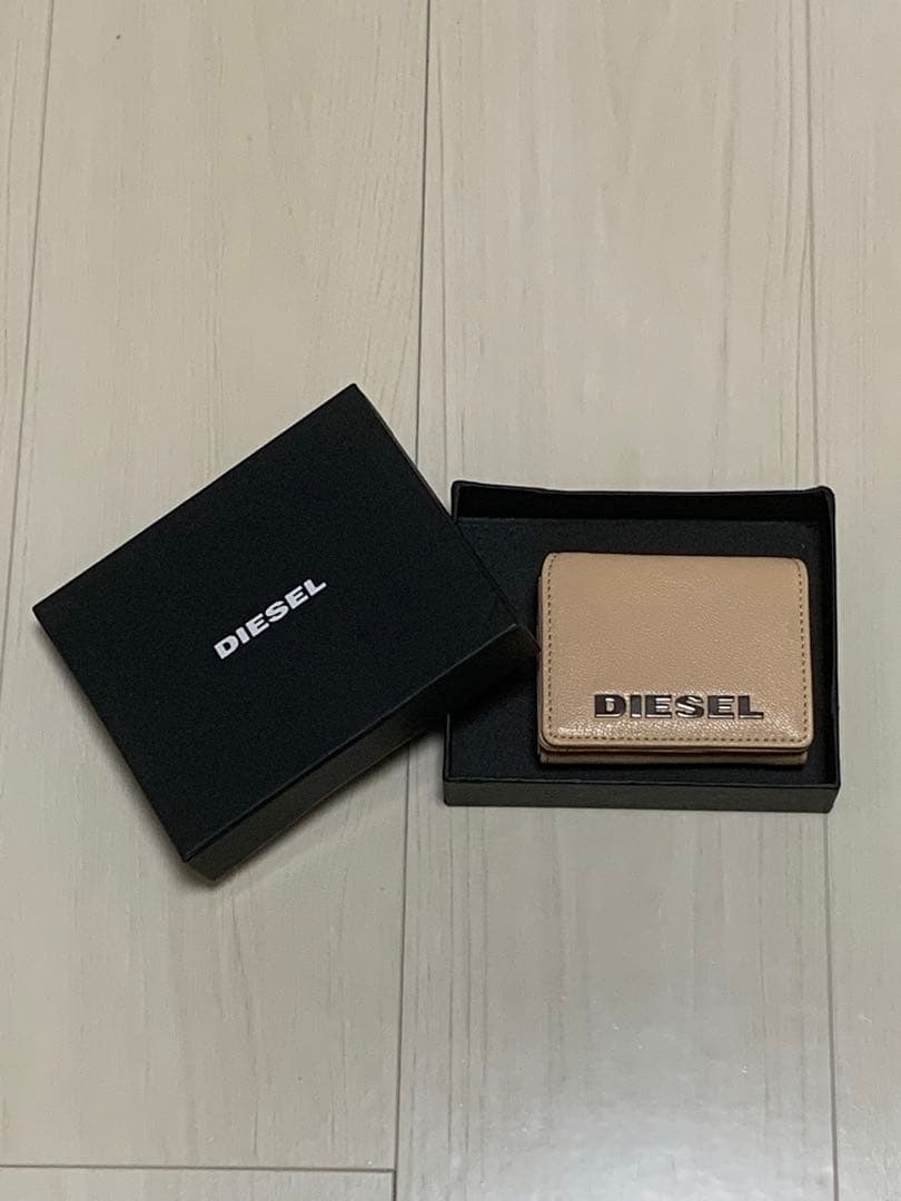DIESEL ベージュ 三つ折り財布