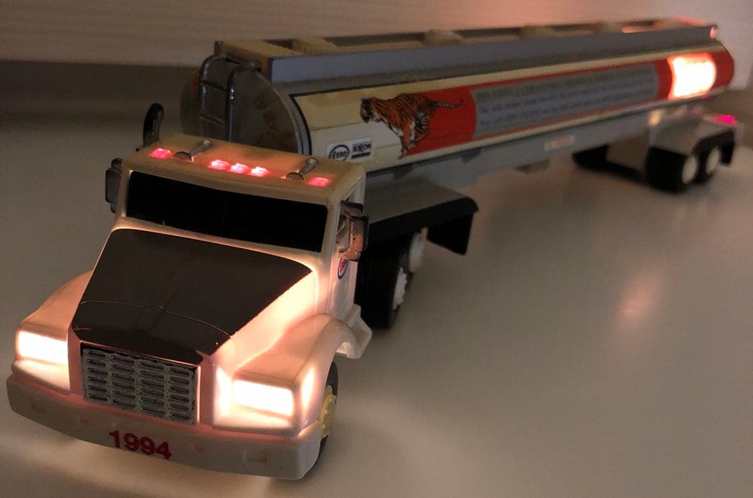 非売品 Esso 大型タンクローリー ミニチュア