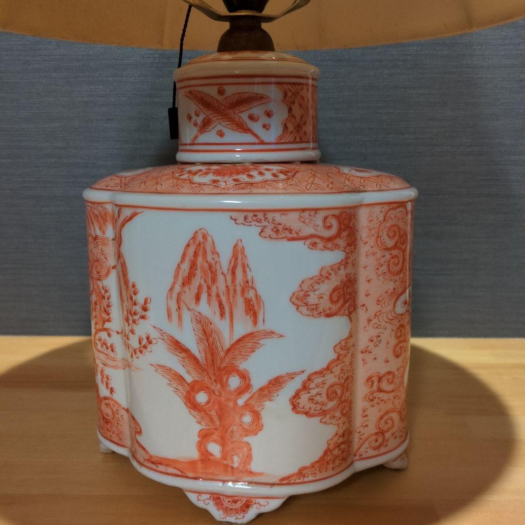 オレンジとホワイトの陶器製テーブルランプ