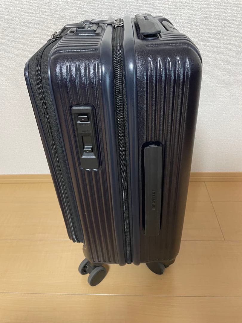 イノベーター　キャリーケース　38L ダークネイビー