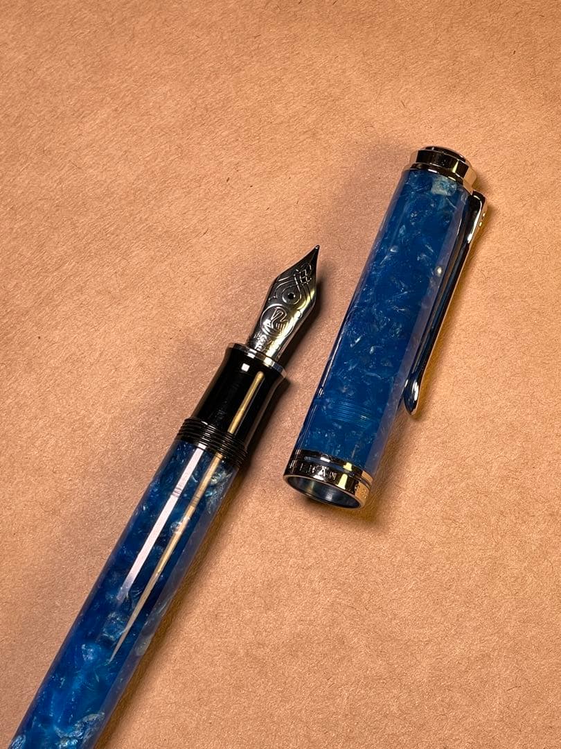 Pelikan ペリカン 万年筆　M805 ヴァイブラントブルーペンケース付き