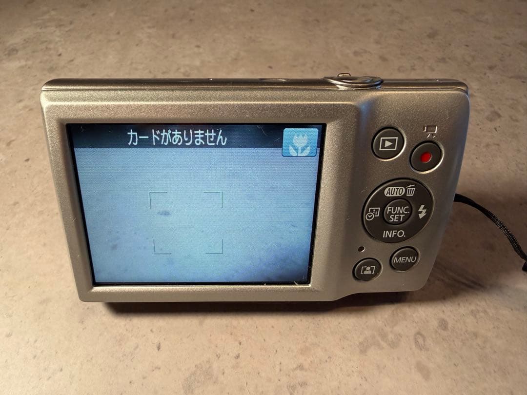 Canon IXY 200 コンパクトデジタルカメラ　ケース付き