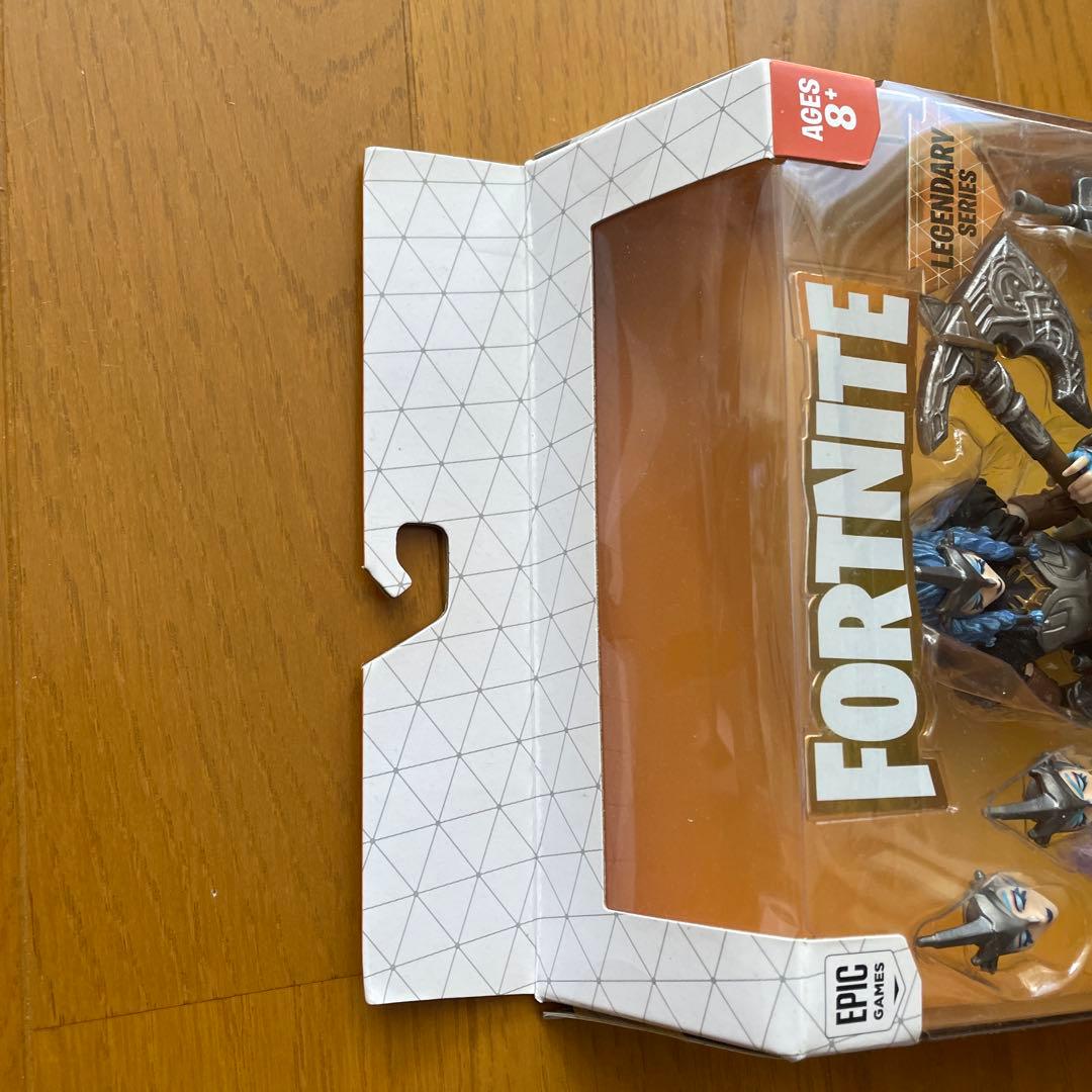 未使用　Fortnite Valkyrie フィギュア legendary