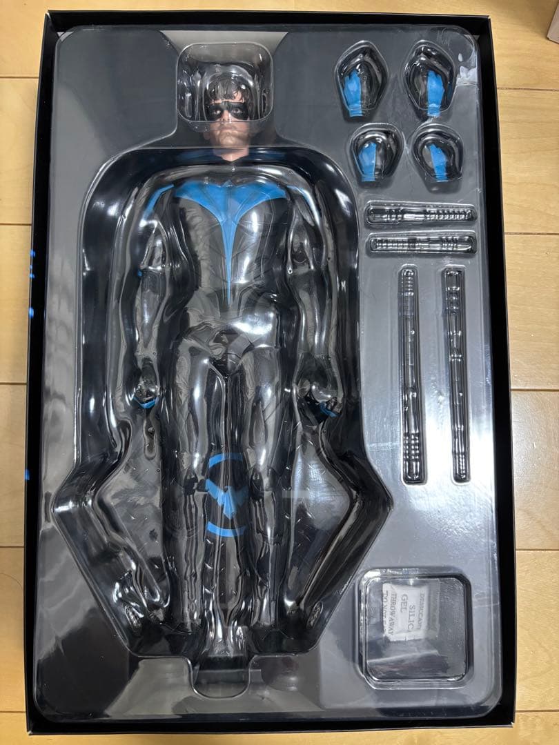 ナイトウィング 1/6 アクションフィギュア バットマン