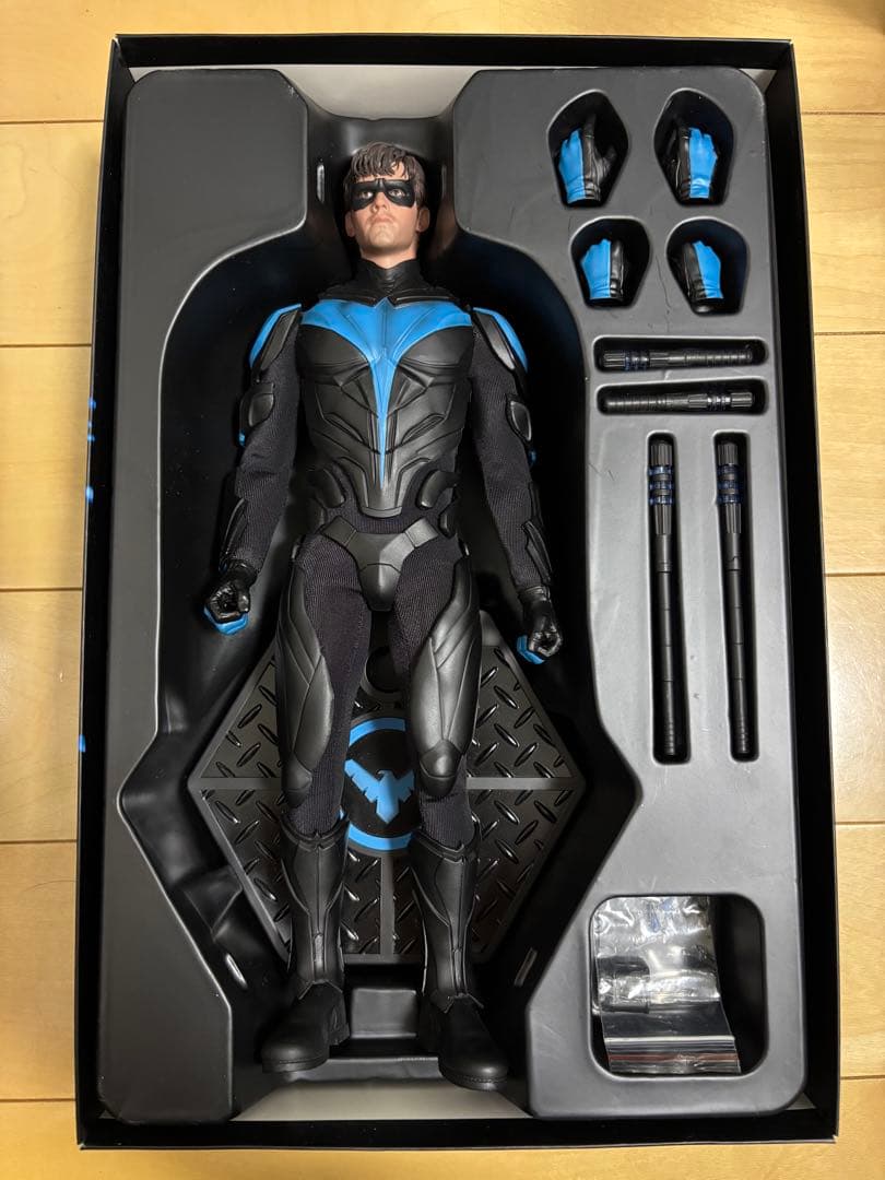 ナイトウィング 1/6 アクションフィギュア バットマン