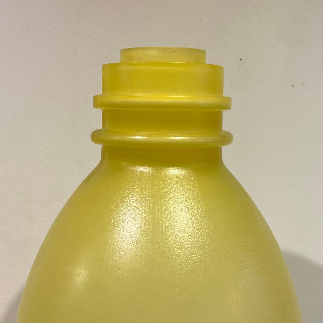 ポップでモダンな大きなプラスチックイエローボトル オブジェ 什器 ポストモダン