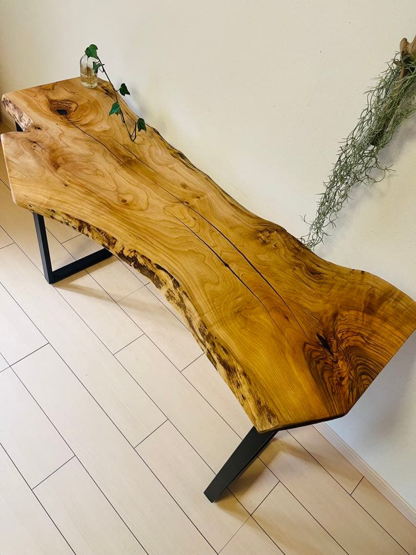 桜の木　一枚板テーブル　ローテーブル レジンテーブル　サイドテーブル