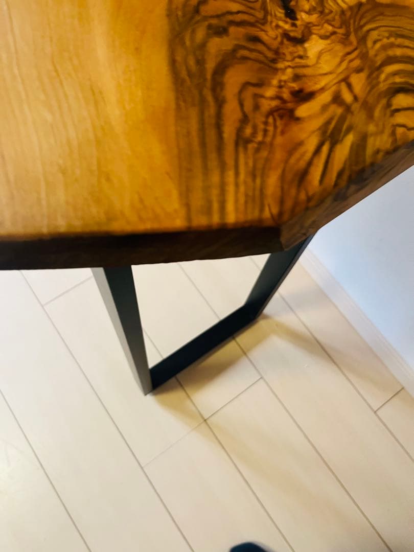 桜の木　一枚板テーブル　ローテーブル レジンテーブル　サイドテーブル