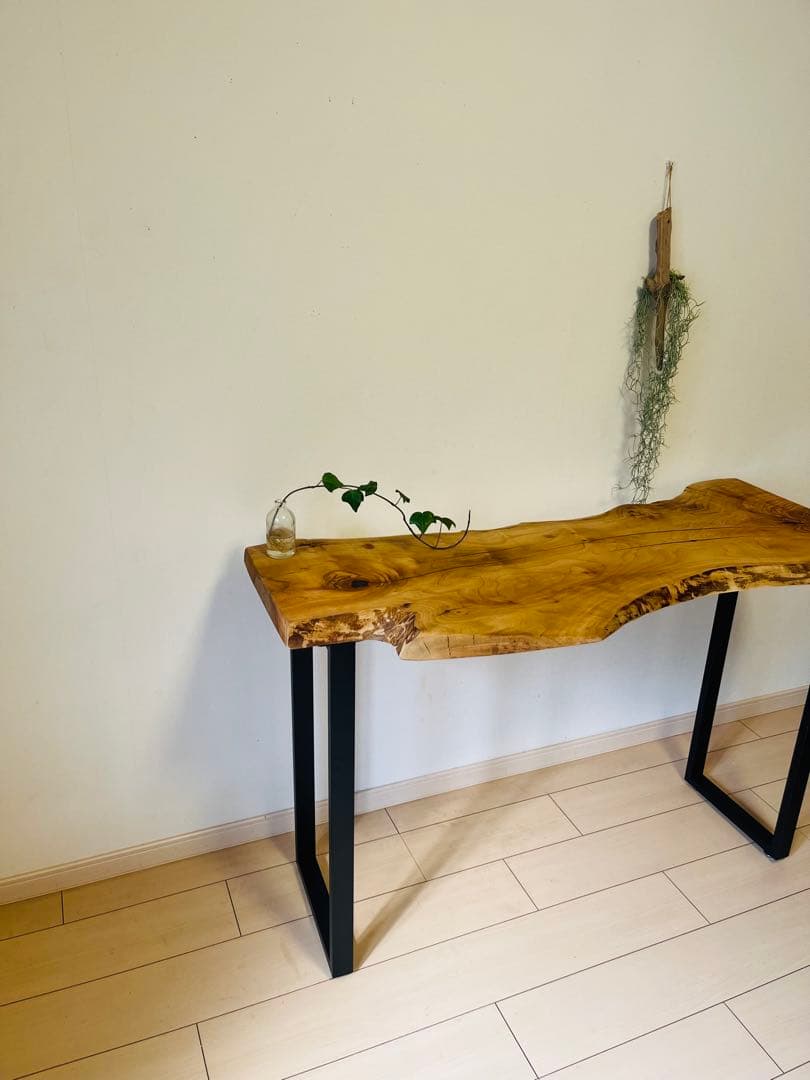 桜の木　一枚板テーブル　ローテーブル レジンテーブル　サイドテーブル