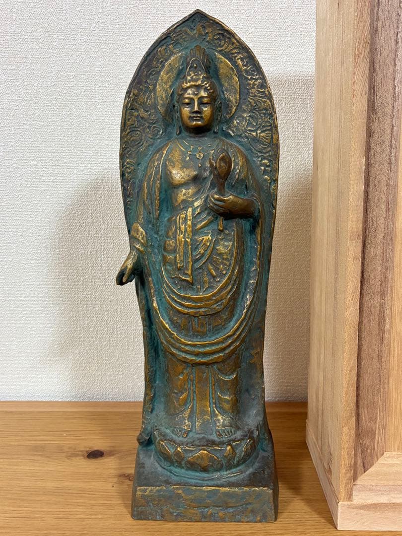 004【美品・箱付き】観音菩薩像　北村西望作『大慈無邊』青銅、本金彩