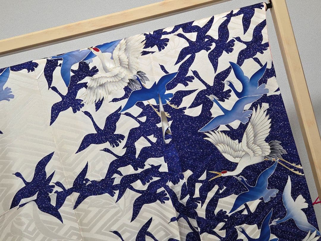 B◆着物くつろぎ レトロ 鶴模様 金彩 白 青 袷 正絹 成人式 振袖 着物