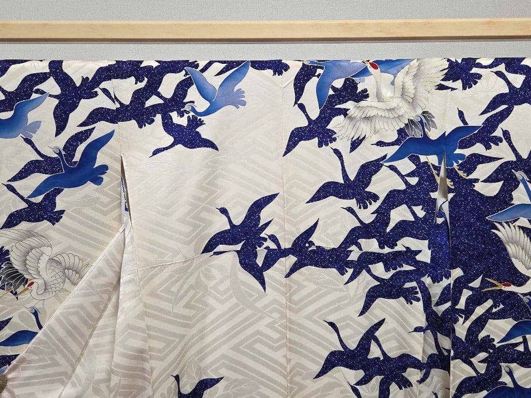 B◆着物くつろぎ レトロ 鶴模様 金彩 白 青 袷 正絹 成人式 振袖 着物