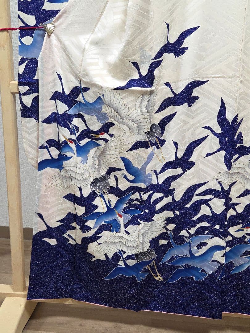 B◆着物くつろぎ レトロ 鶴模様 金彩 白 青 袷 正絹 成人式 振袖 着物