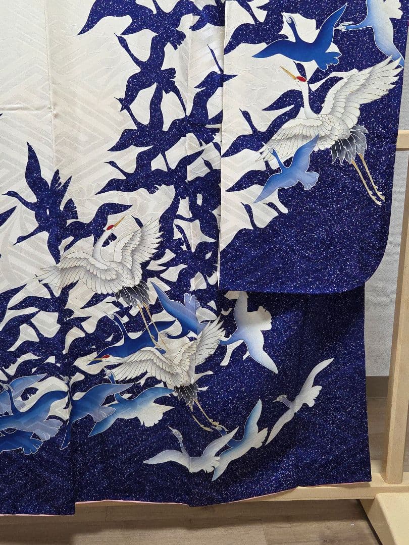 B◆着物くつろぎ レトロ 鶴模様 金彩 白 青 袷 正絹 成人式 振袖 着物