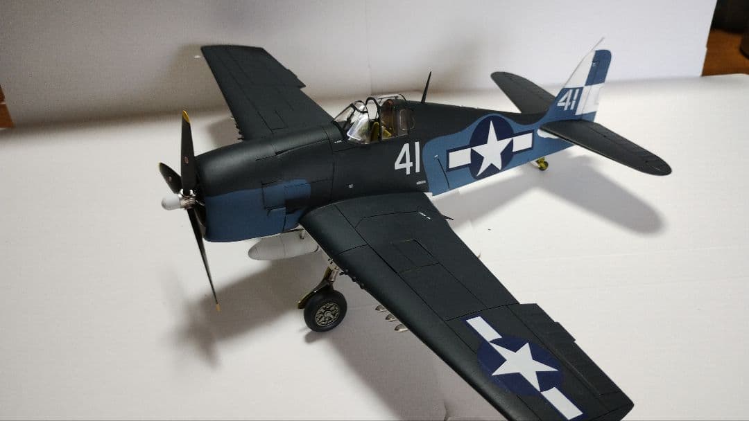 プラモデル完成機　1/32　F-6F-3/5HELLCAT
