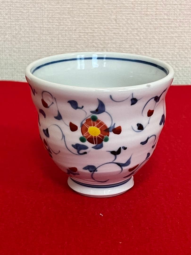 泰山 四代 武腰潤 草花唐草 茶碗 碗 K319 共箱・共布・陶歴付き