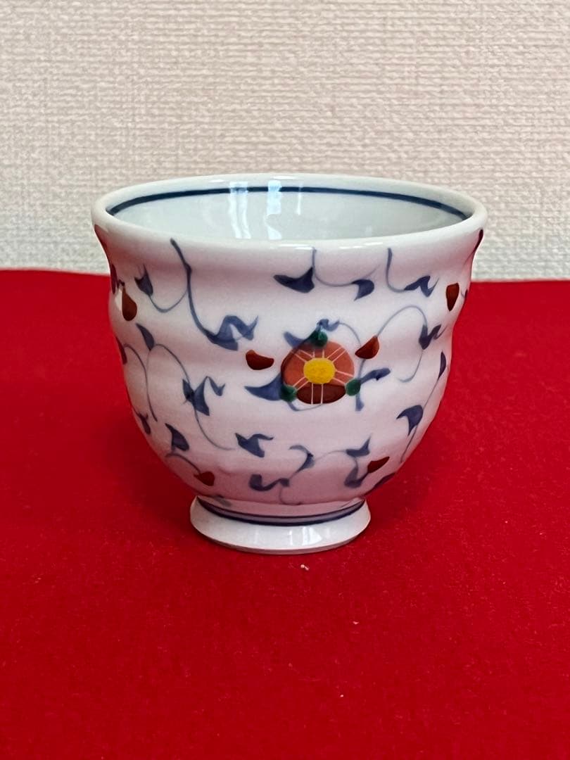 泰山 四代 武腰潤 草花唐草 茶碗 碗 K319 共箱・共布・陶歴付き