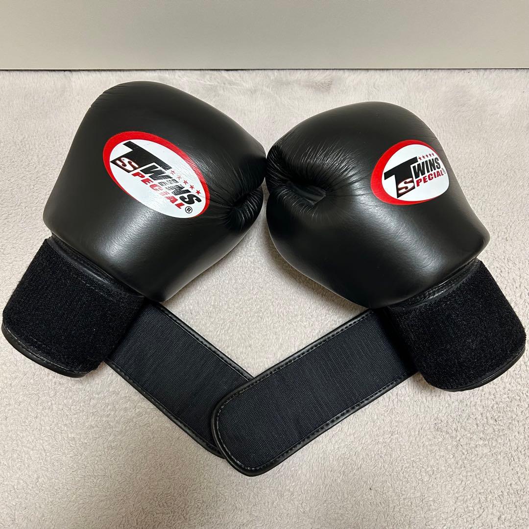 TWINS ボクシンググローブ　ツインズ　キックボクシング　グローブ