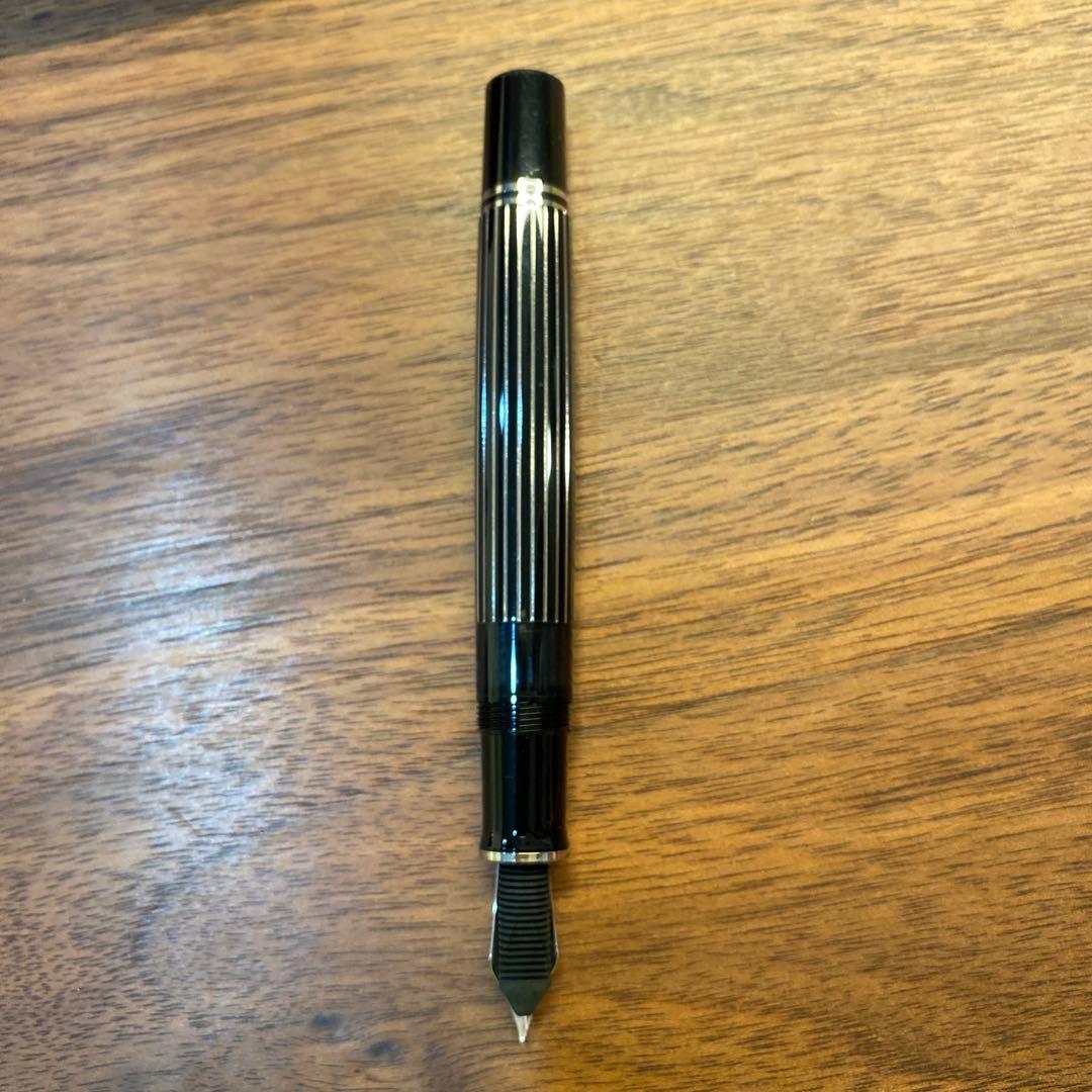 Pelikan 万年筆 M815メタルストライプ
