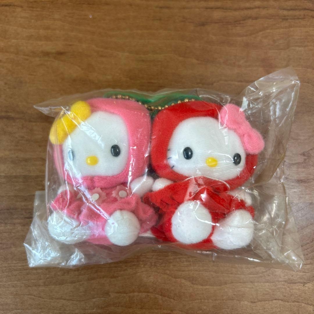 山形限定　さくらんぼ　ハローキティぬいぐるみキーホルダー