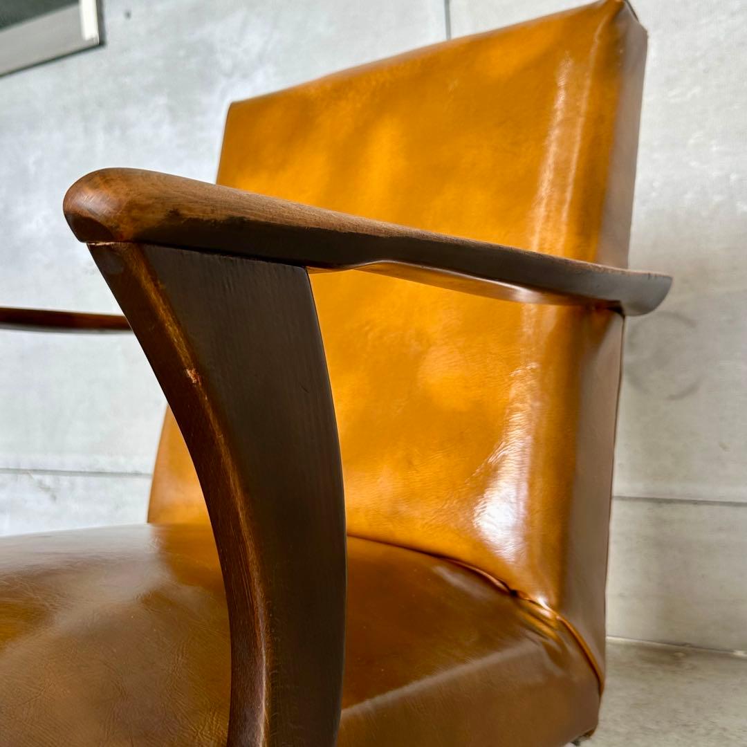 ✦1960〜1970✦PUレザー張り ラウンジチェア 木製脚　喫茶店　昭和レトロ