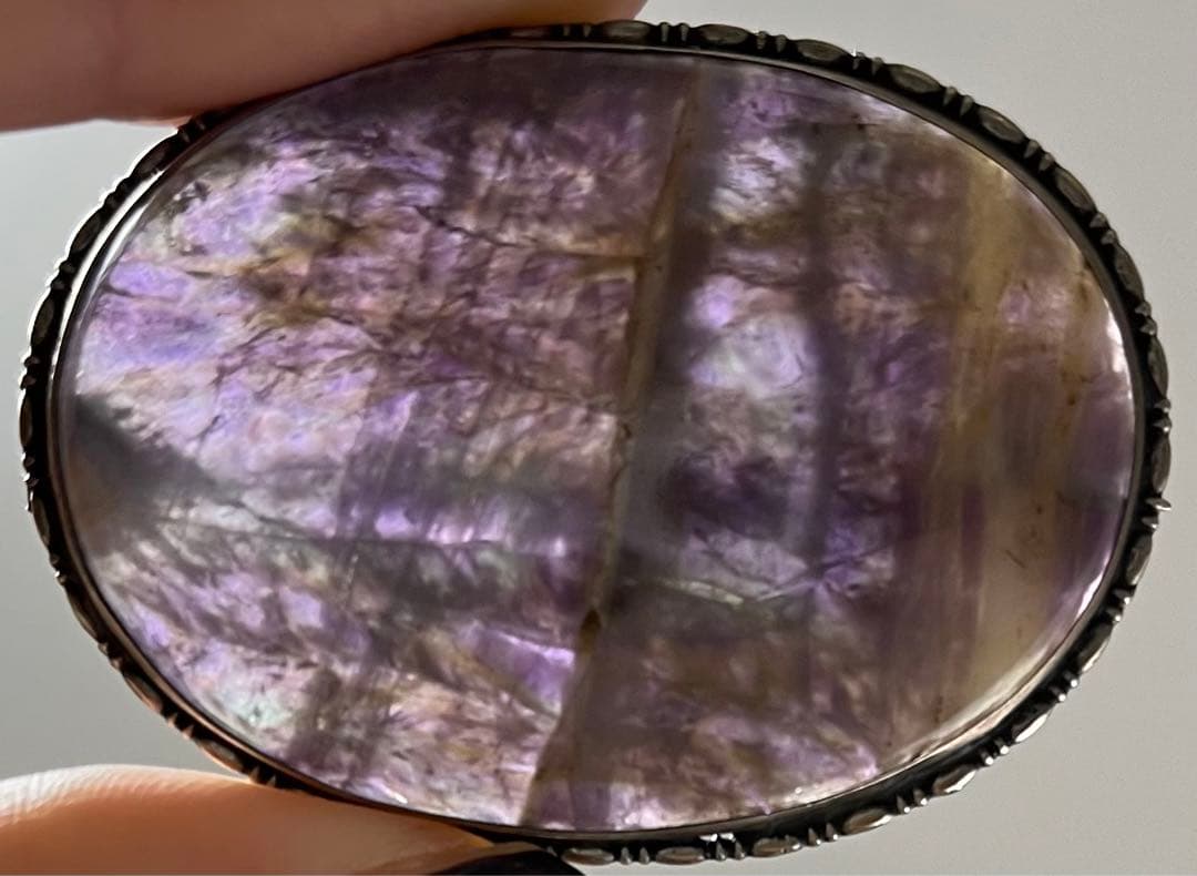 蛍石／フローライトのアンティークブローチ（イギリス）