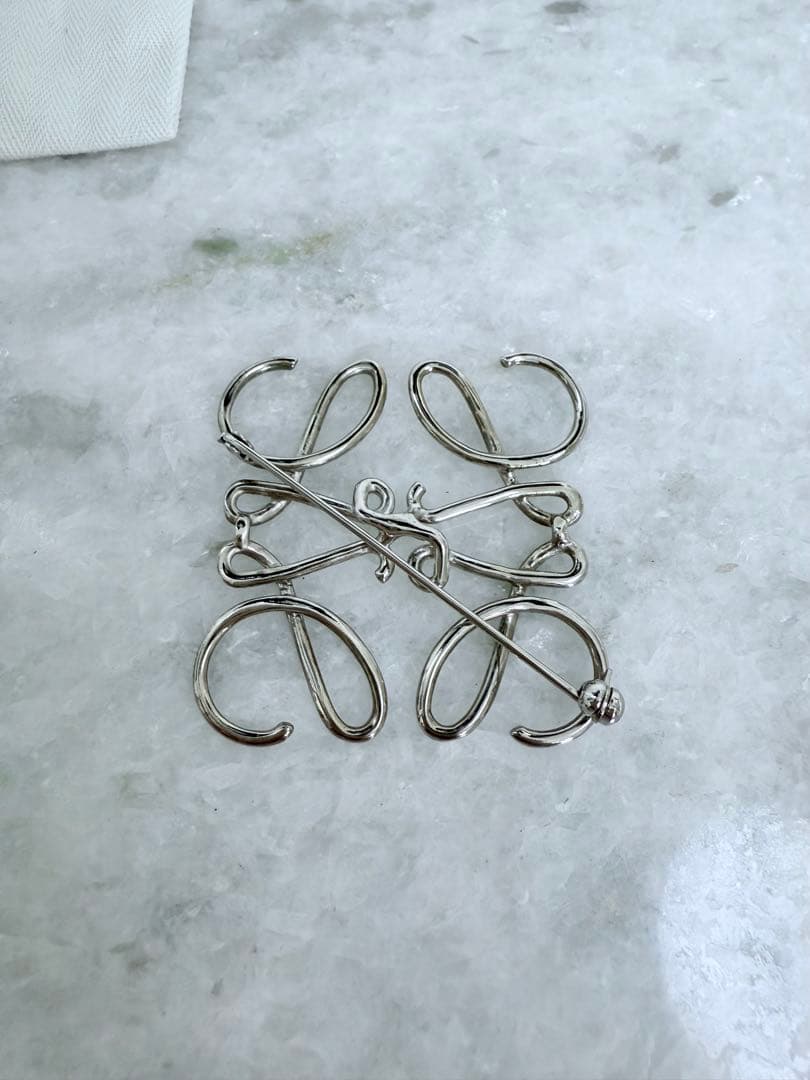 【美品】ロエベブローチ LOEWE