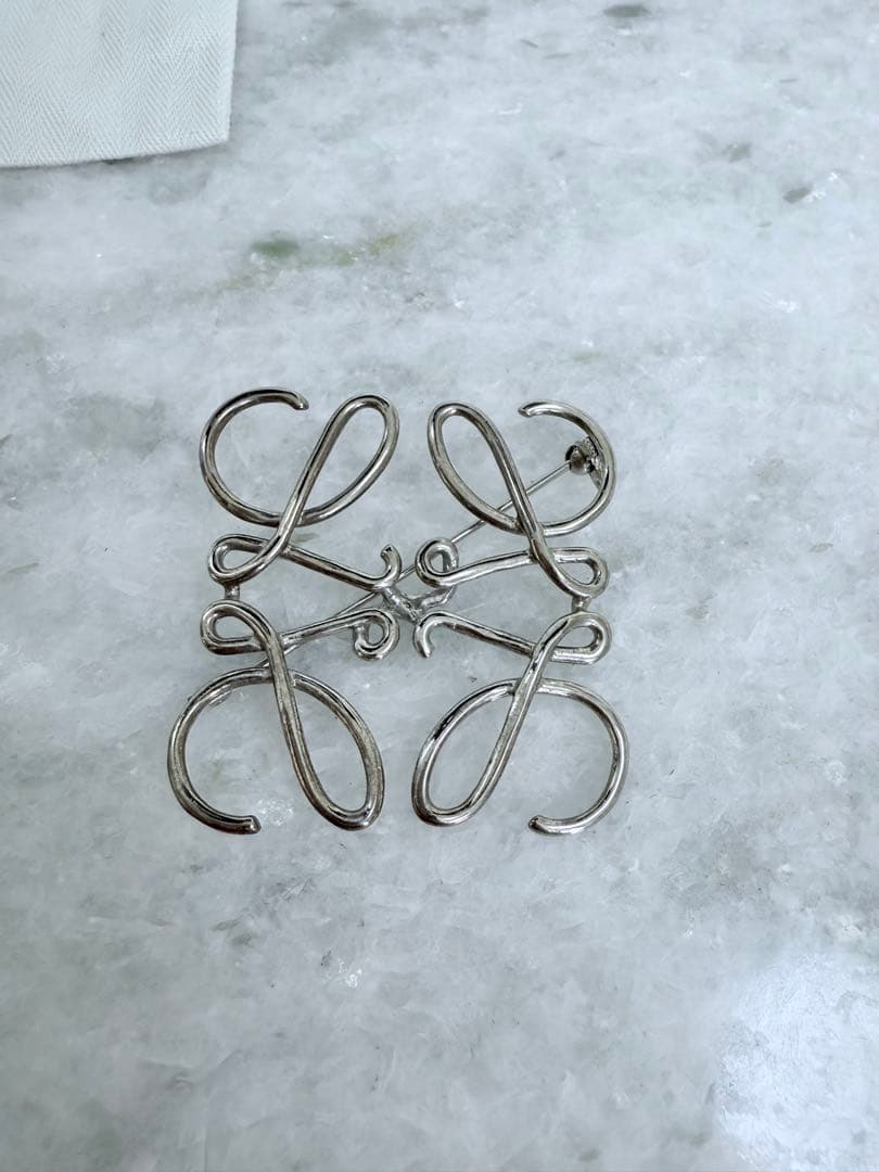 【美品】ロエベブローチ LOEWE