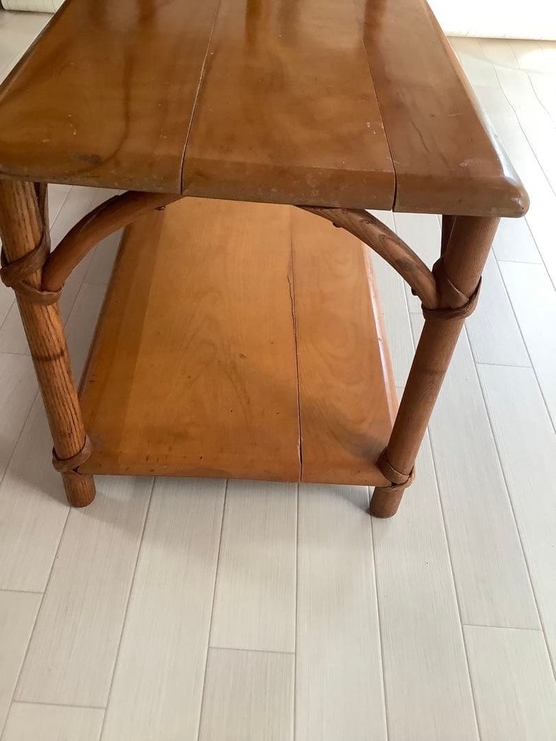 Heywood Wakefield 社製の刻印付きサイドテーブル