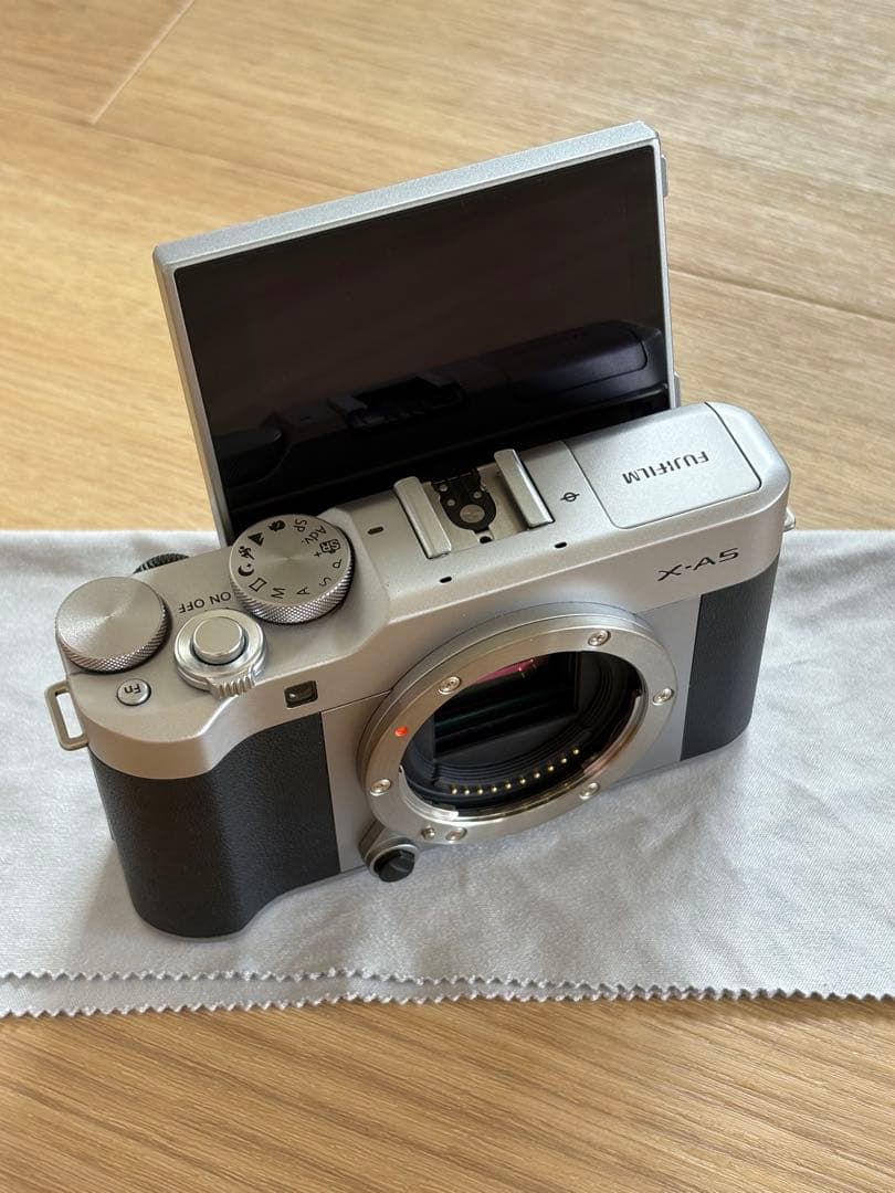 【最終値下げ】フジフィルム ミラーレス一眼 X-A5
