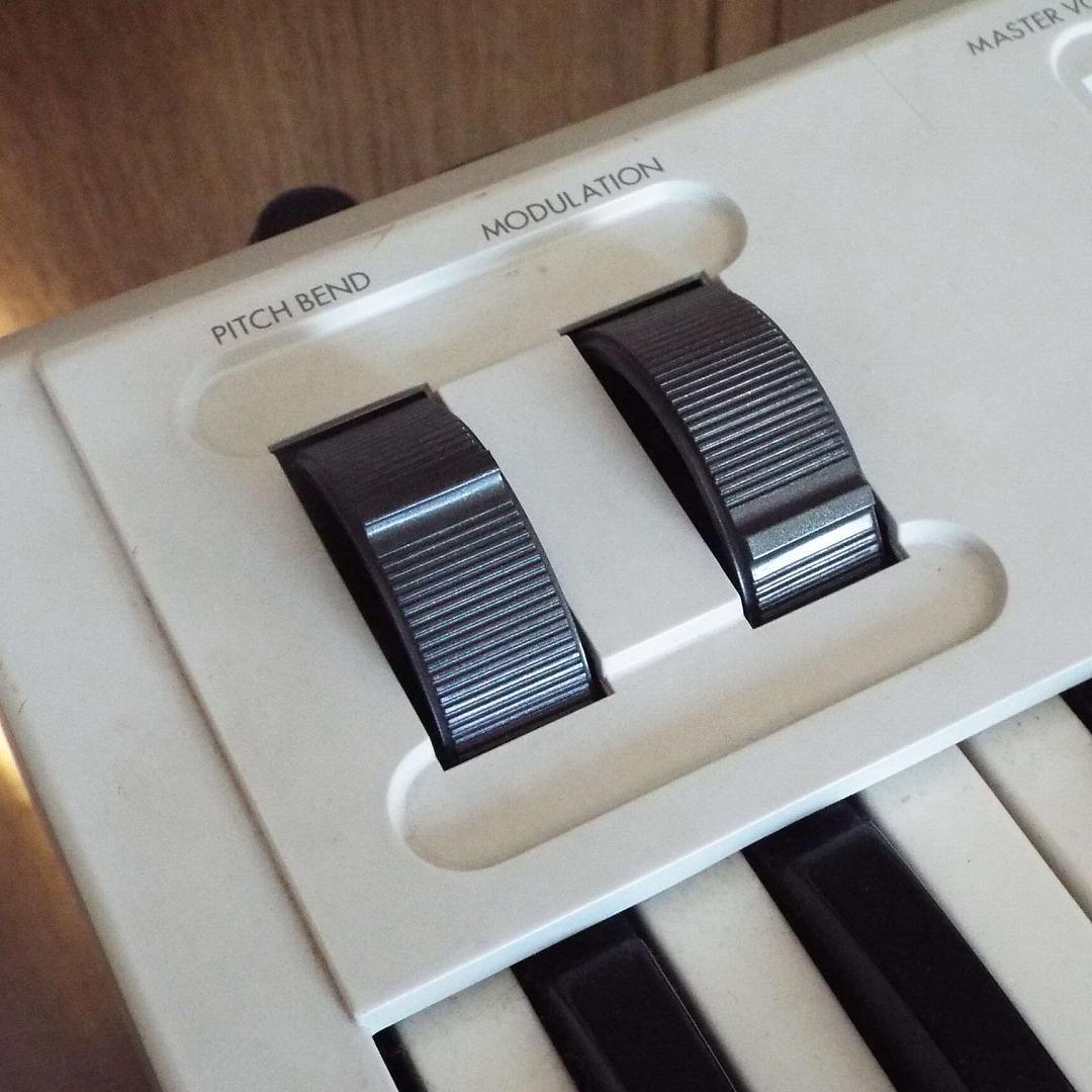 希少_完動_美品_KORG_X5-D_白_内部電池ソケット化_AC