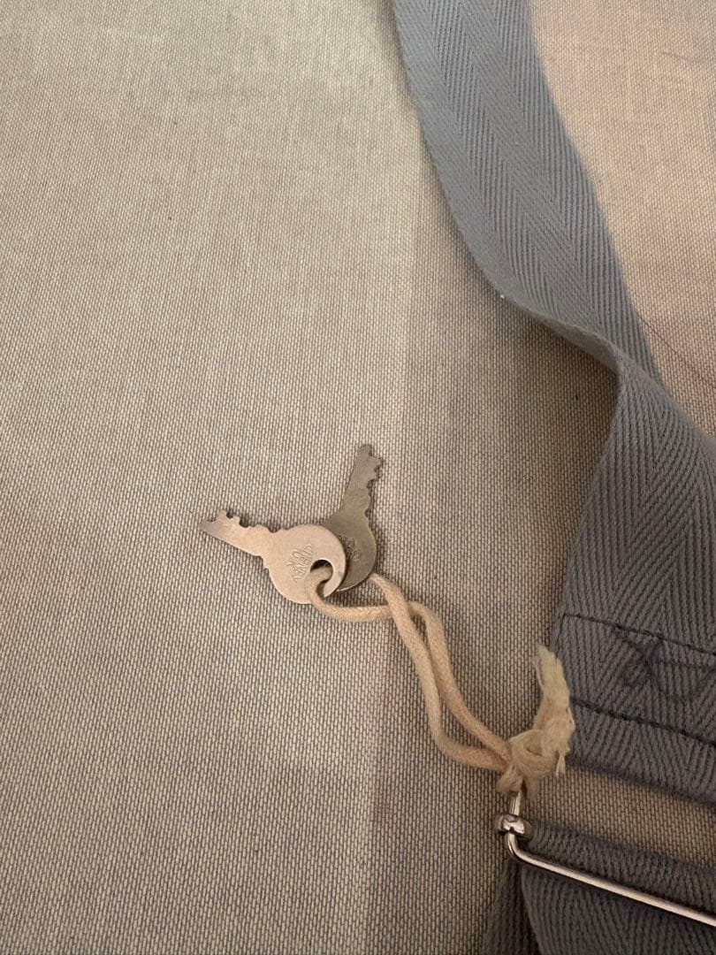 グローブトロッター　機内持込　ネイビー　2輪スーツケース