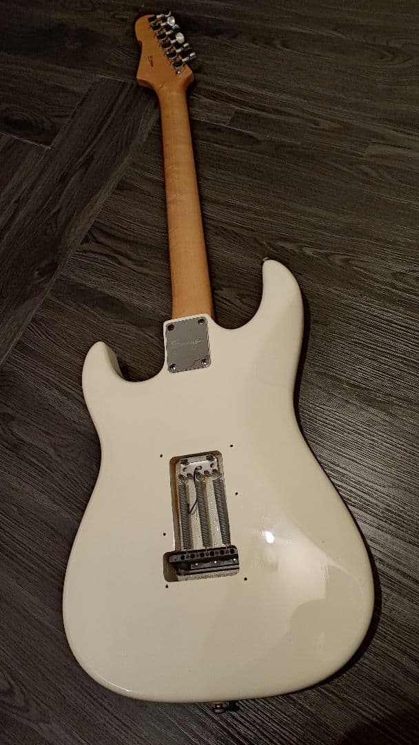 Swing Guitar Technology　ストラトキャスター