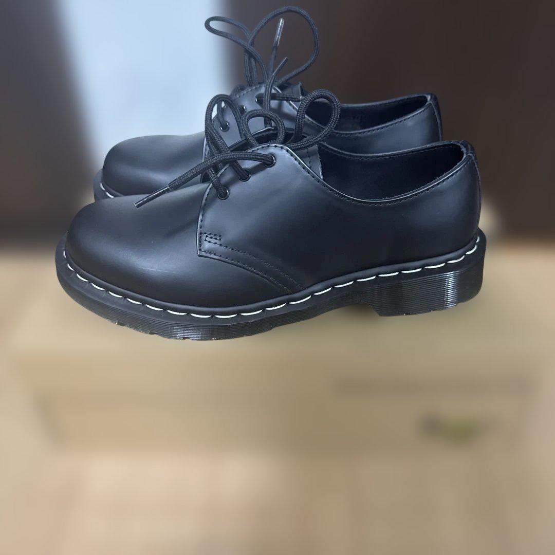 Dr. Martens 3ホール 1461 ホワイトステッチ