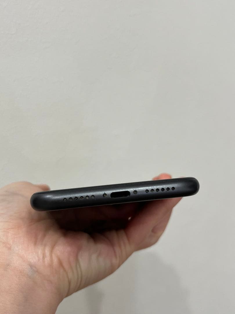 【shiba】Apple iPhone 11 ブラック