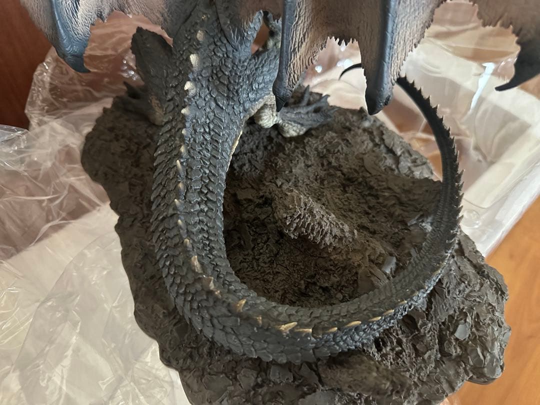 ミラボレアス　クリエイターズモデル　フィギュア